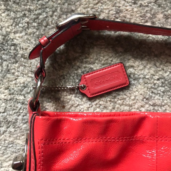 Gorgeous coach purse medium size - Picture 2 of 5